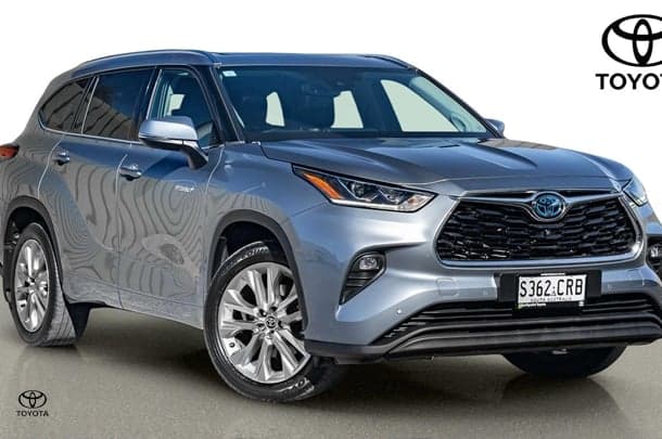 2022 Toyota KLUGER HYBRID AWD GRANDE