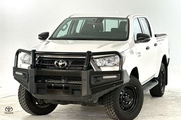 2022 Toyota Hilux SR
