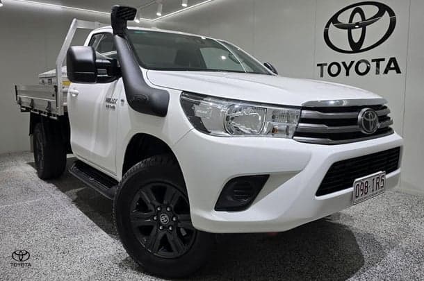 2023 Toyota Hilux SR