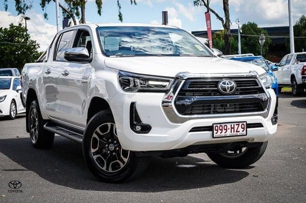 2023 Toyota HILUX SR5