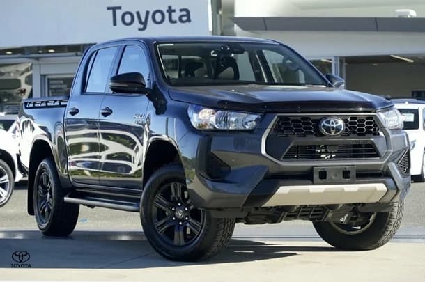 2024 Toyota HILUX SR