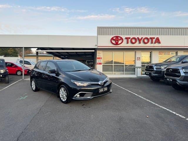 2017 Toyota Corolla Hatch Ascent Sport