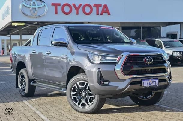 2023 Toyota HILUX SR5