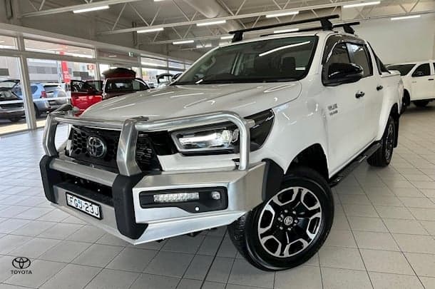 2024 Toyota Hilux SR5
