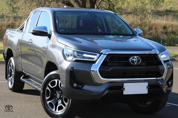 2023 Toyota Hilux 4x4 SR5