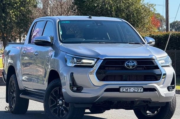 2021 Toyota HILUX SR5