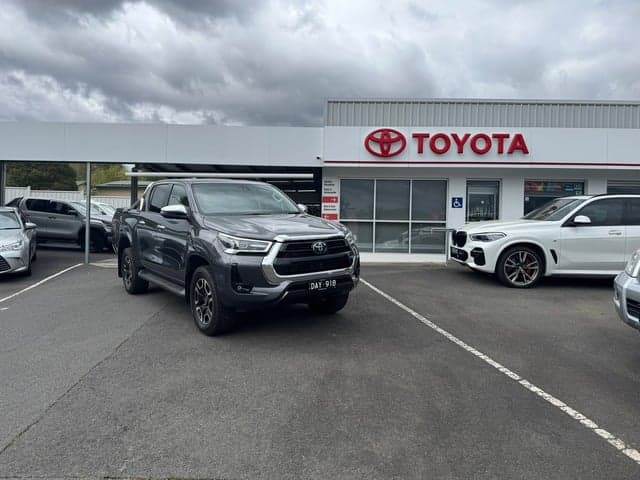 2022 Toyota Hilux SR5