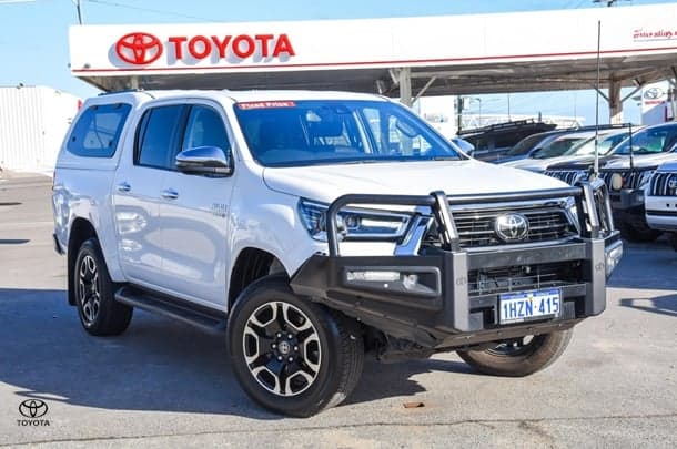 2023 Toyota HILUX SR5
