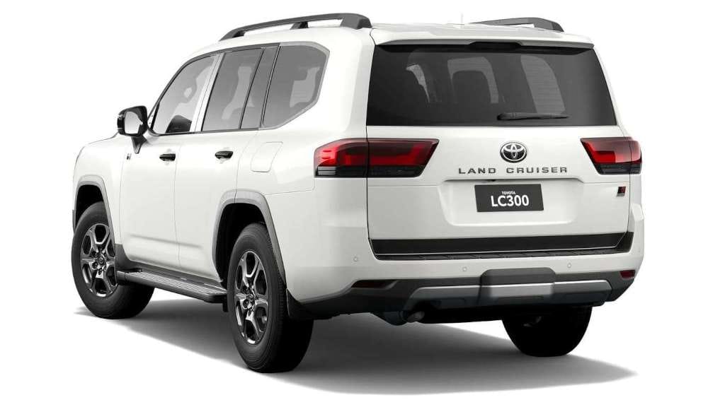 2023 Toyota Land Cruiser 300 GR Sport Image 2
