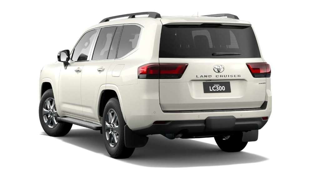 2023 Toyota Land Cruiser 300 Sahara Image 2